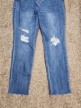 Old Navy Light Blue Straight-Leg Women’s Jeans